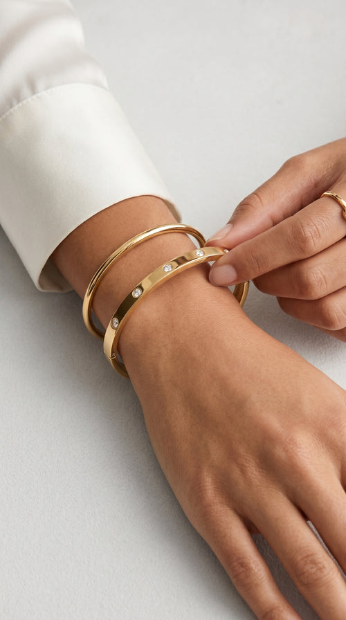 Coach – Signature Hinged Bangle